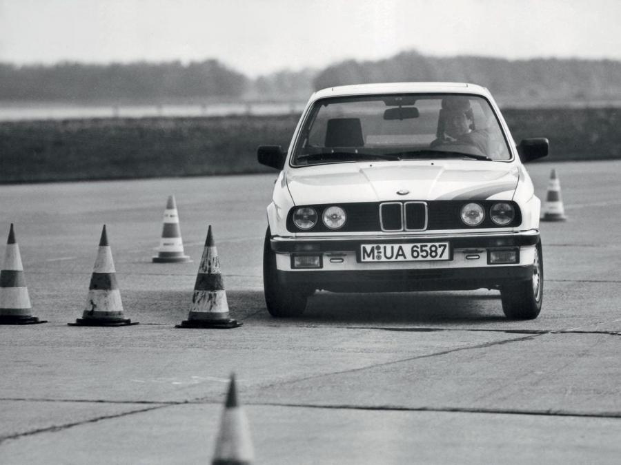  BMW 325i Coupe 1983 года  (фото 7 из 7)